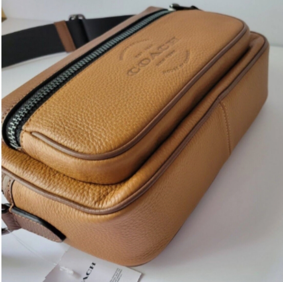 Coach camera bag. Never used in like new condition. - Picture 3 of 4